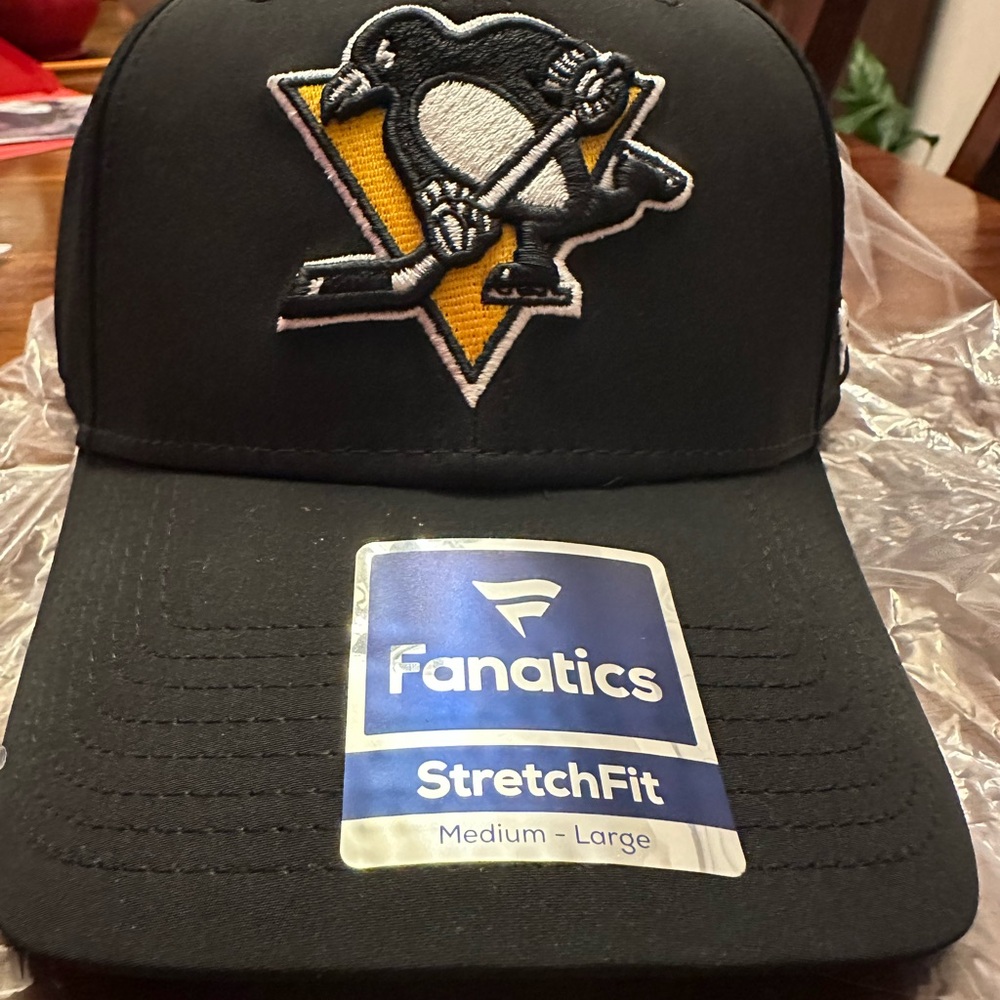Pittsburgh Penguins Fanatics Black StretchFit Cap NWT